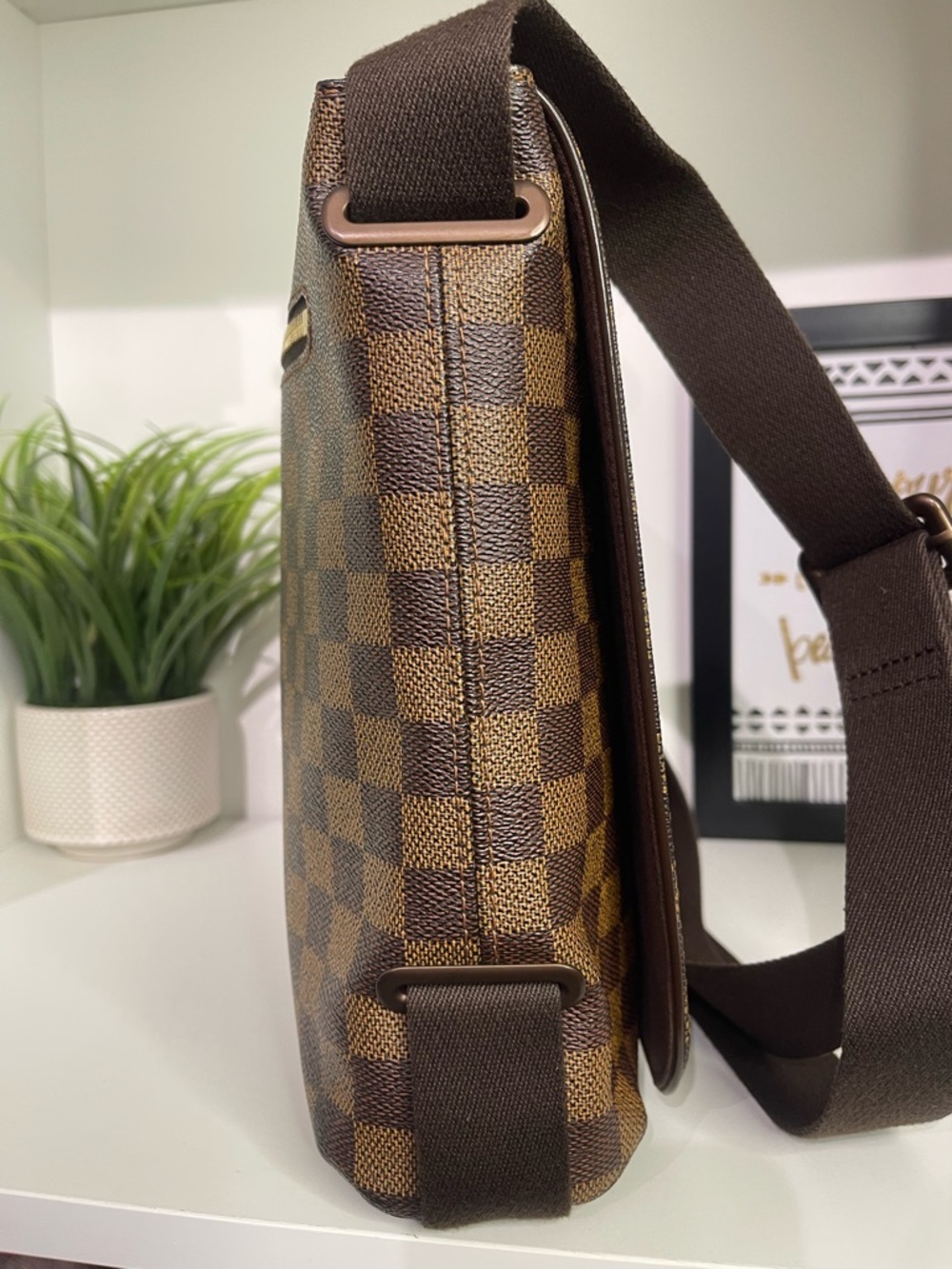 Louis Vuitton Damier Ebene Brooklyn MM Messenger Bag - Picture 3 of 7